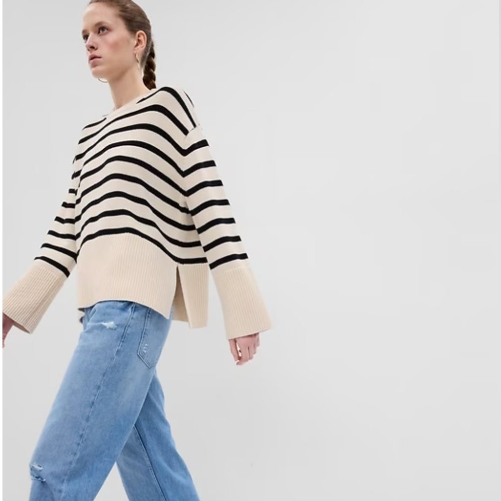 NWT Gap 24/7 Split-Hem Crewneck Sweater Size Small